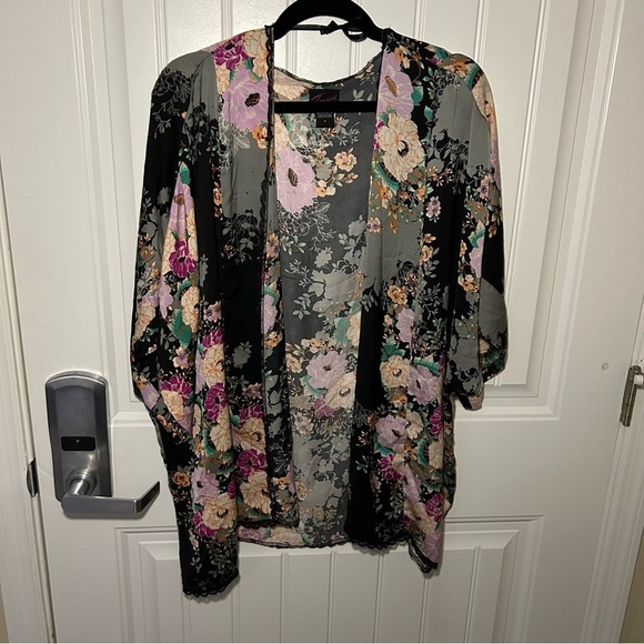 torrid Other - Torrid Black & Multi-Colored Floral Kimono Size 3X